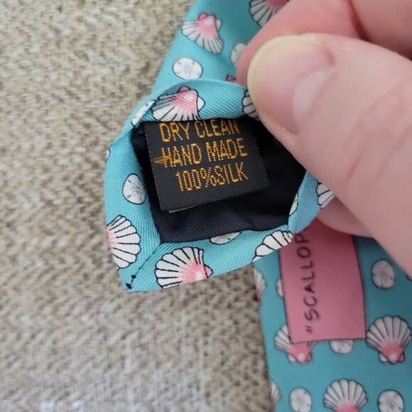 Alynn 100% silk scallops and sand dollars tie - Picture 4 of 9